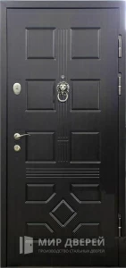 Белая дверь в коттедж №15 внешняя - фото